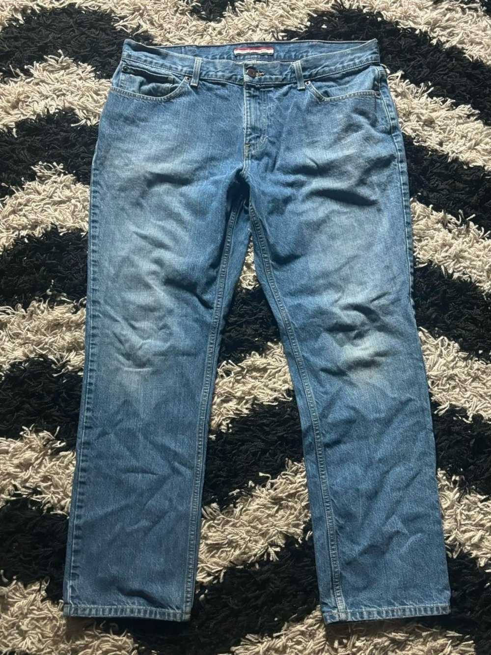 Tommy Hilfiger Medium Wash Denim Straight Leg Slim Jeans Men’s 38 x 32